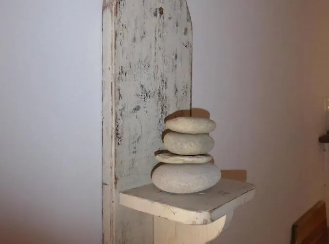 Pebbles Of Κιόνι